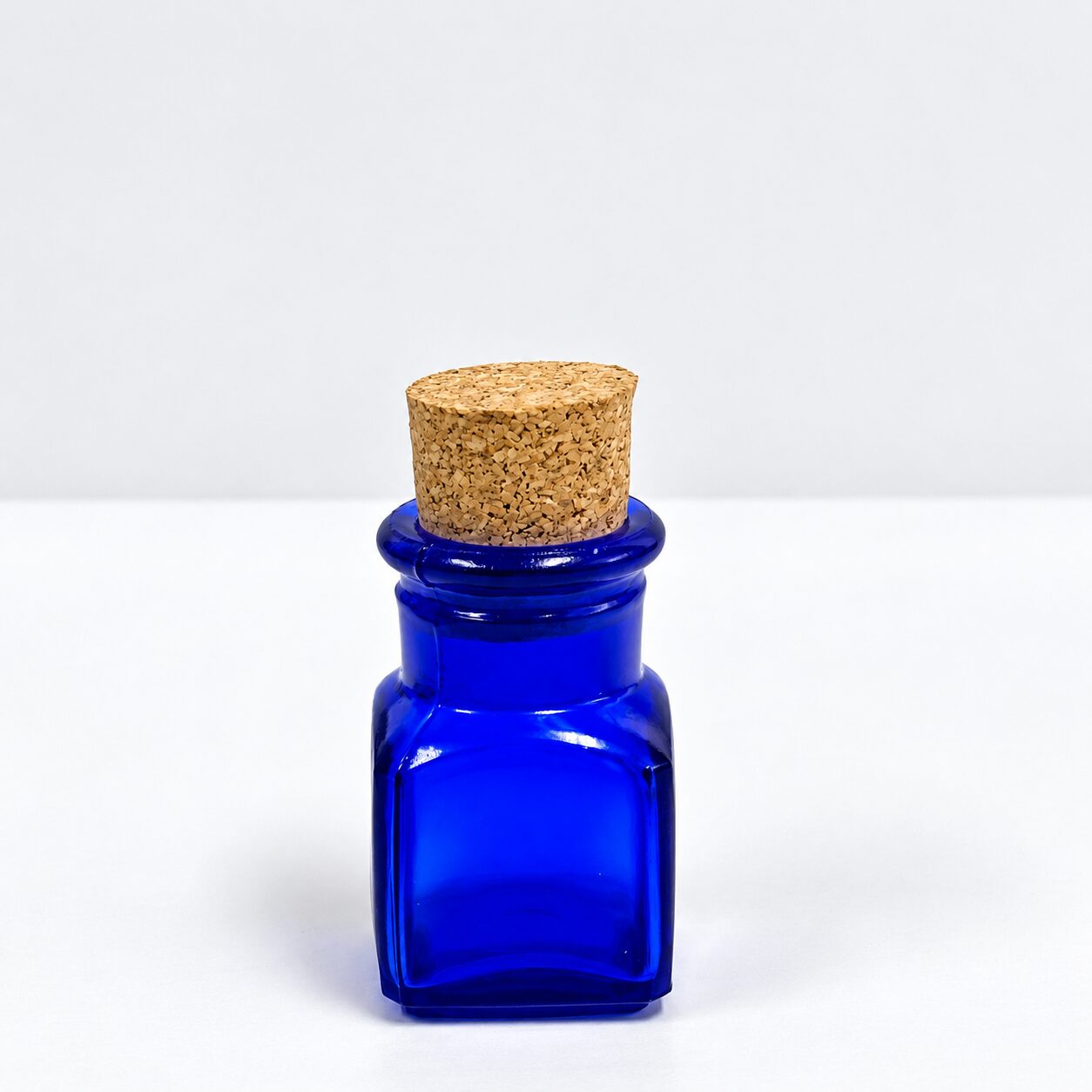 コルク栓薬瓶(全7色)|天然コルクとガラスを組み合わせた小さな瓶 - 画像 (6)