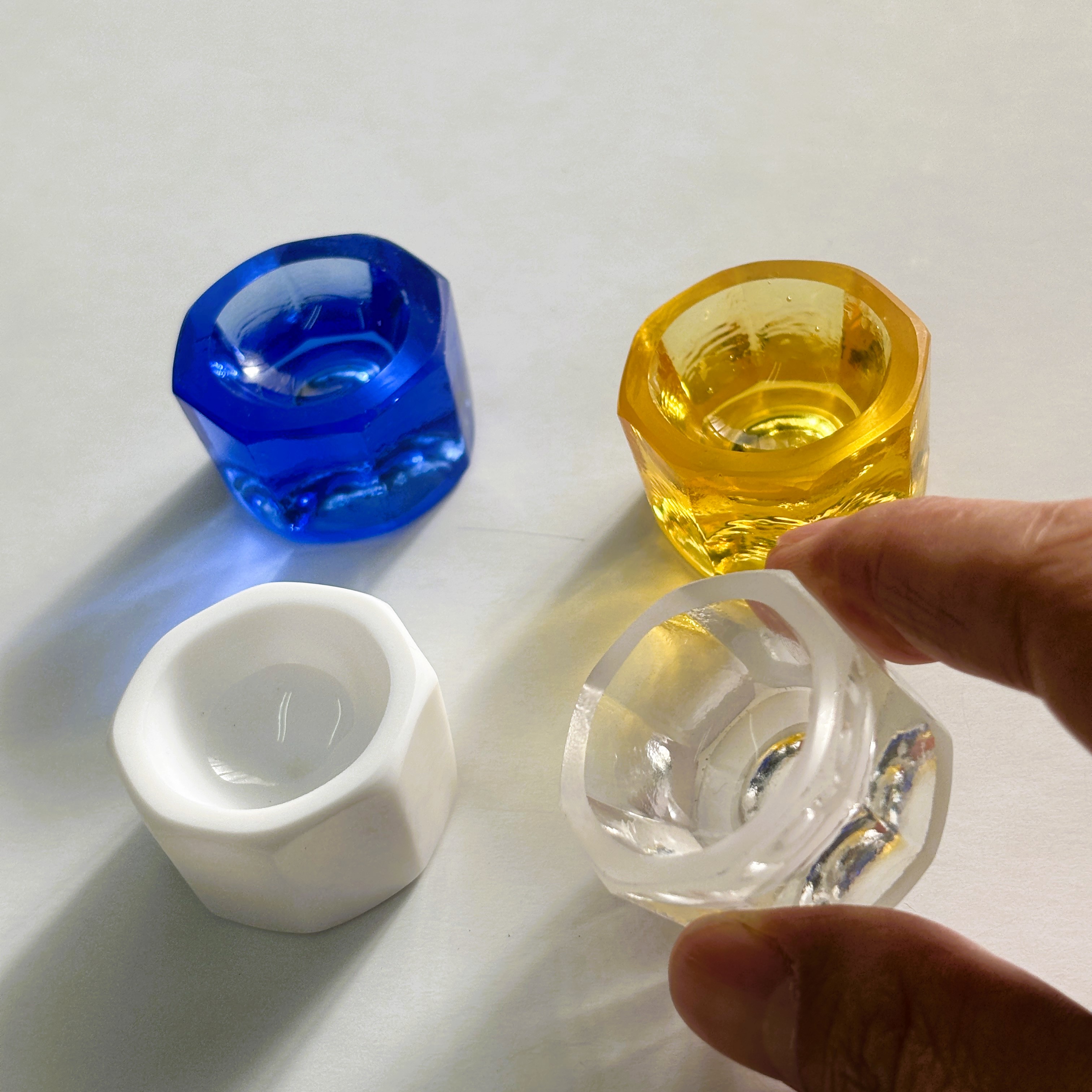 ミニディッシュ(全4色)|昭和デッドストックの小さな器。ガラスペンのペン休めやお香、小物置きに - 画像 (3)