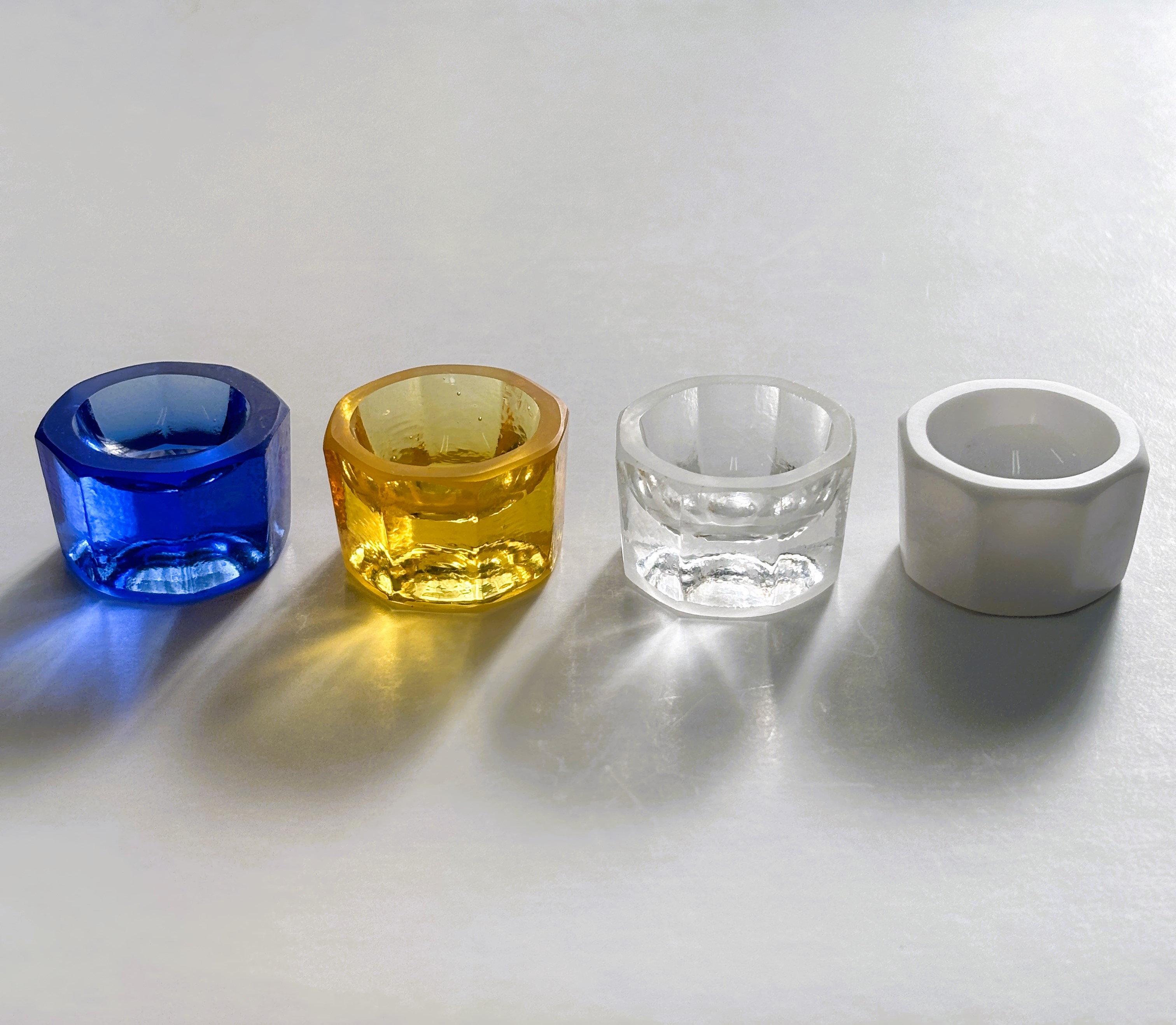 ミニディッシュ(全4色)|昭和デッドストックの小さな器。ガラスペンのペン休めやお香、小物置きに - 画像 (2)